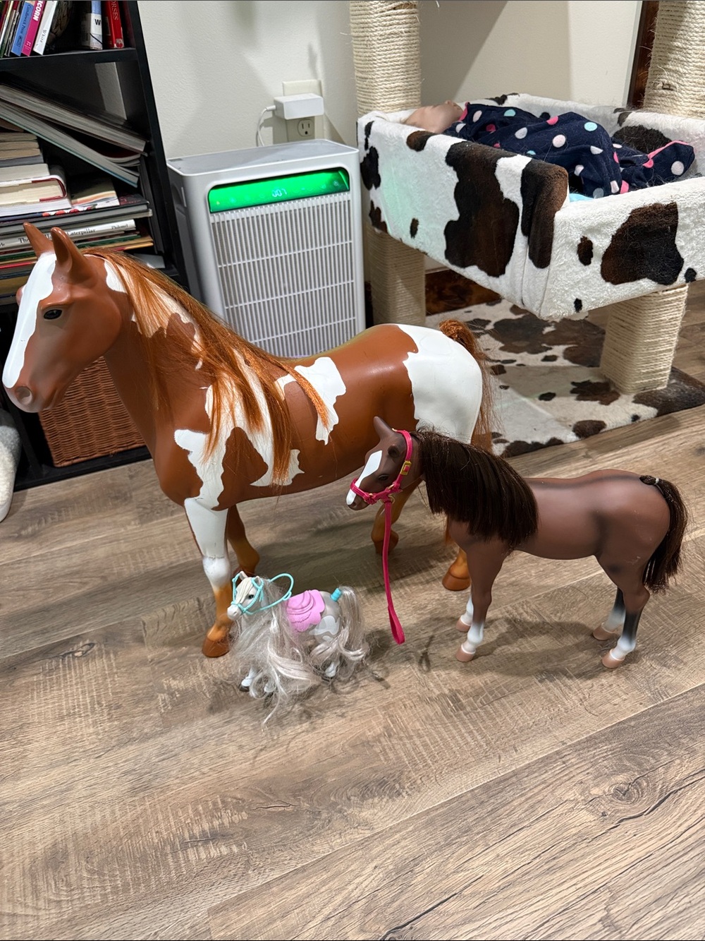Painted Pony & Foal Playset - Brown and White Horse Figures